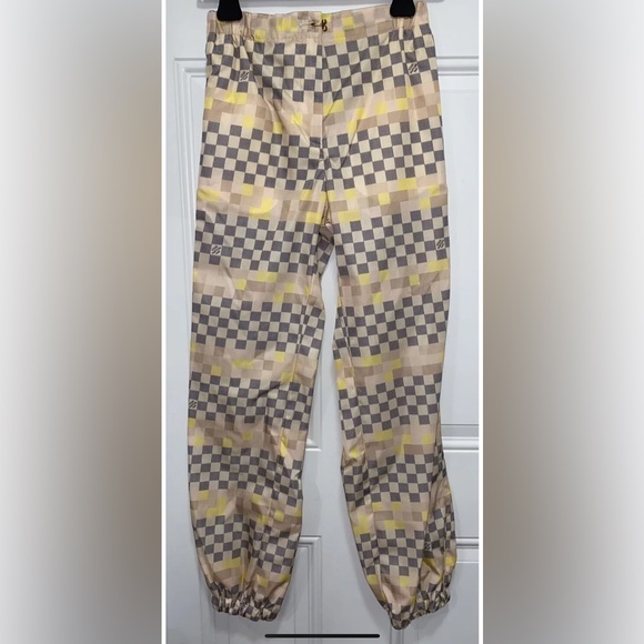 LOUIS VUITTON WOMEN’s PIXEL DAMIER JOGGING PANTS. SIZE LV 34 / authentic - Picture 4 of 11